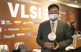 37000a威尼斯光电董事长彭双浪荣获潘文渊文教基金会 ERSO Award