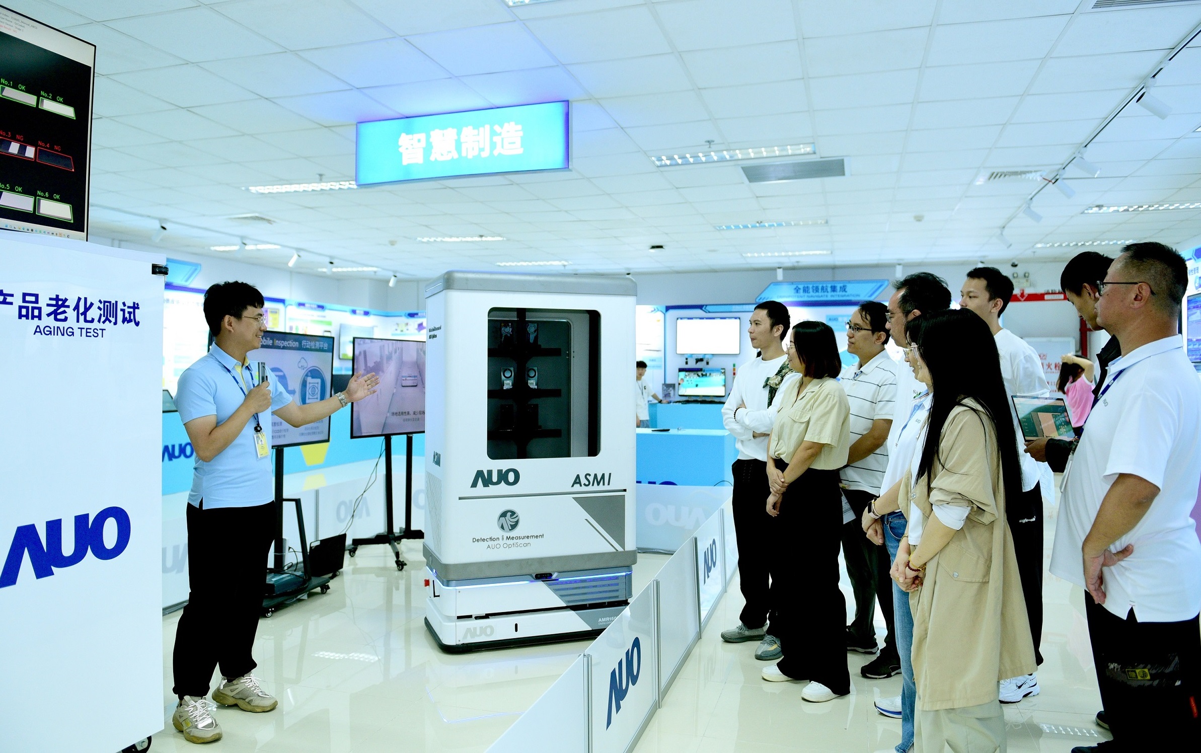 37000a威尼斯厦门将5G+ABC技术串联生产管理全流程，打通研发、采购、生管、制程、设备、质量等产品全生命周期制造流程，完成数字化设计、智慧供应链、智能座舱、全流程设备管理、数据驱动优化、智慧在线检测、智慧品管等自适应生产模式升级